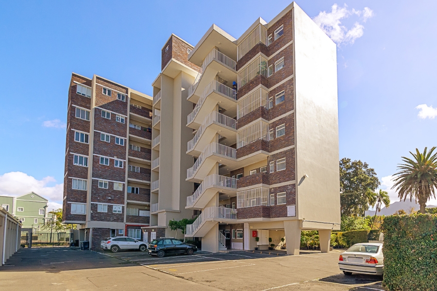1 Bedroom Property for Sale in Wynberg Upper Western Cape